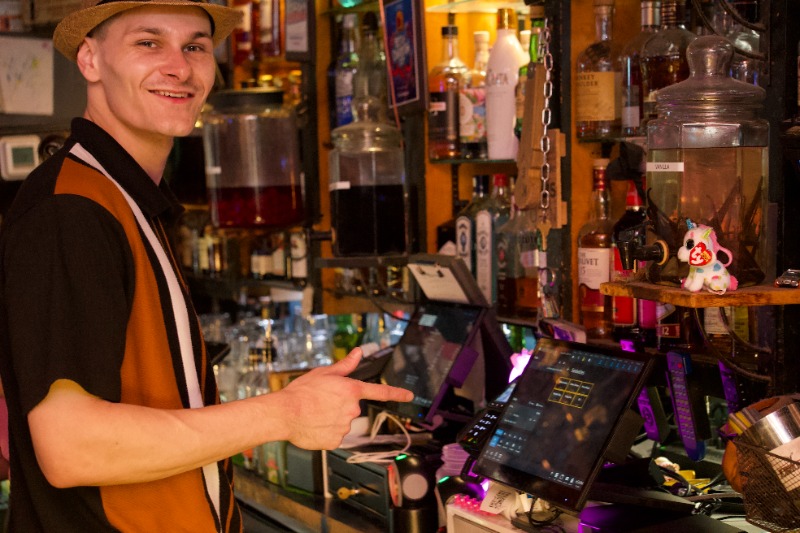 10 Must-Have Features for a Restaurant POS